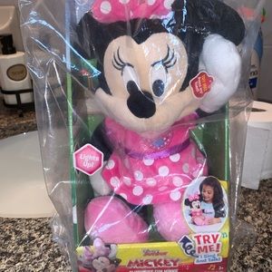 Minnie Mouse toy talks and sings